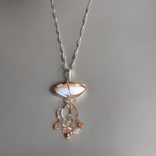 Load image into Gallery viewer, Jellyfish - Necklace