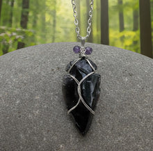 Load image into Gallery viewer, Shadow and Lights - Arrowhead - Necklace