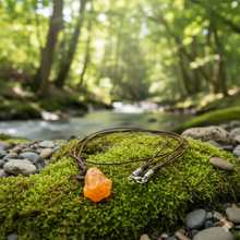 Load image into Gallery viewer, The Welo Radiance - Ethiopian Opal - Necklace