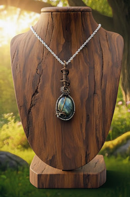 The Island Amulet - Labradorite - Necklace