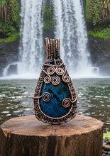 Load image into Gallery viewer, Echoes of the Abyss - Apatite - Pendant