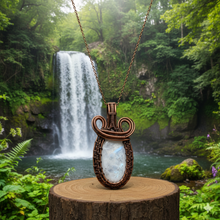 Load image into Gallery viewer, The shadow weaver - Moonstone - Necklace