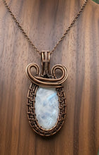 Load image into Gallery viewer, The shadow weaver - Moonstone - Necklace