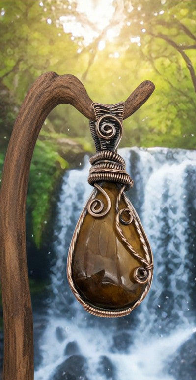 Vined Focus Talisman - Copper wire wrapped - copper - Tiger Eye pendant