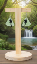 Load image into Gallery viewer, The Enduring spirit - Sea glass - Black Rose - Earrings