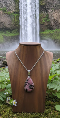 The Heart's Whisper - Rhodonite - Necklace