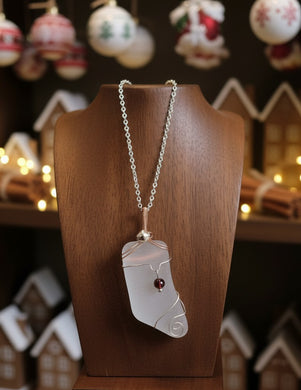 The Garnet Current - Sea glass - Necklace