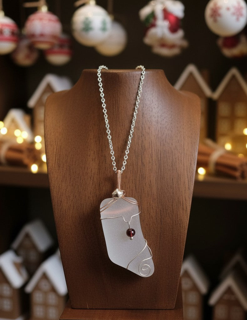 The Garnet Current - Sea glass - Necklace