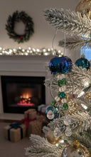 Load image into Gallery viewer, Peacock Aura Navigator - Baby Jellyfish - Ornamental - Sun Catcher