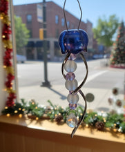 Load image into Gallery viewer, Peacock Aura Navigator 2 - Baby Jellyfish - Ornamental - Sun Catcher