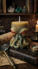 Load image into Gallery viewer, Cthulhu - Octopus - Candle