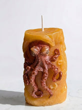 Load image into Gallery viewer, Master of the Deep - Octopus - Candle