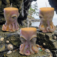 Load image into Gallery viewer, Abyssal Iridescence - Octopus - Candle