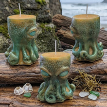 Load image into Gallery viewer, Abyssal Guardian - Octopus - Candle