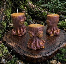 Load image into Gallery viewer, The Abyssal Voyager - Octopus - Candle