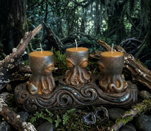 Load image into Gallery viewer, The Guardian of the Depths - Octopus - Candle
