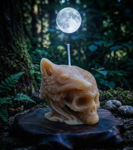 Load image into Gallery viewer, Lykos Lumen Echo - Wolf &amp; Skull - Candle