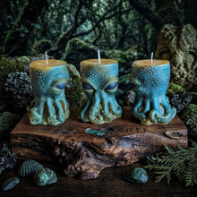 Load image into Gallery viewer, The Tides of Tortuga - Octopus - Candle