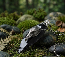 Load image into Gallery viewer, Voyager of the Night Obsidian Point - Arrowhead - Raven