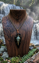 Load image into Gallery viewer, The Shadow Seer - Arrowhead - Necklace