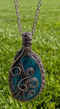 Load image into Gallery viewer, The Pacific Visionary - Apatite - Necklace