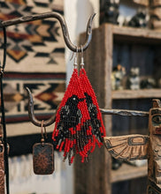 Load image into Gallery viewer, Aura of transformation - Raven - Earrings