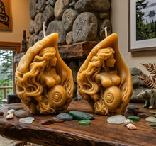 Load image into Gallery viewer, The Siren Echo - Mermaid - Candle