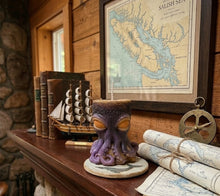 Load image into Gallery viewer, Shadow &amp; Tendril - Octopus - Candle