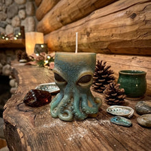 Load image into Gallery viewer, The Abyss Echo - Octopus - Candle