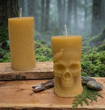 Load image into Gallery viewer, Echoes of the Veil - Candle - Raven - Skull - Raven Stone
