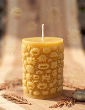 Load image into Gallery viewer, Whimsy Wick Monsters - Candle - Raven Stone