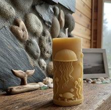 Load image into Gallery viewer, Tides of Wisdom - Jellyfish - Turtle - Candle