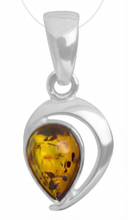 Load image into Gallery viewer, Pathfinder’s Amber - Necklace