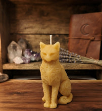 Load image into Gallery viewer, Guardian of the Hearth - Kitty - Small Candle