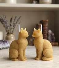 Load image into Gallery viewer, Guardian of the Hearth - Kitty - Small Candle