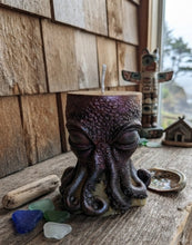 Load image into Gallery viewer, Midnight Navigator - Octopus - Candle