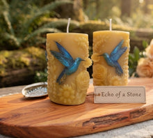 Load image into Gallery viewer, Gilded Wings &amp; Flora - Hummingbird - Candle