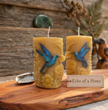 Load image into Gallery viewer, Gilded Wings &amp; Flora - Hummingbird - Candle