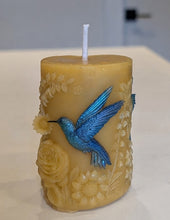 Load image into Gallery viewer, Gilded Wings &amp; Flora - Hummingbird - Candle