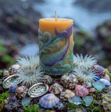 Load image into Gallery viewer, The Siren's Soul Echo - Mermaid Tale - Candle