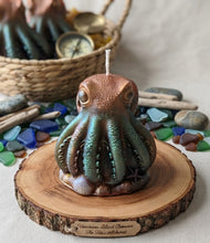 Load image into Gallery viewer, The Tides Alchemist - Octopus - Candle