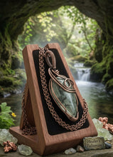 Load image into Gallery viewer, Healer's quiet secret - Necklace - Copper wrapped - Prehnite