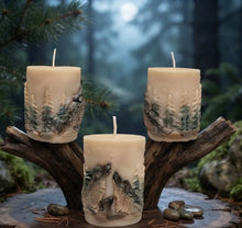 Load image into Gallery viewer, Echoes of wolves in blizzard - Candle