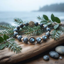 Load image into Gallery viewer, Pacific Night Aurora - Bracelet