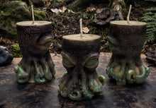 Load image into Gallery viewer, The Sovereign of the Shallows - Octopus - Candle