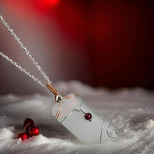 Load image into Gallery viewer, The Garnet Current - Sea glass - Necklace