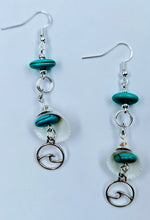 Load image into Gallery viewer, Shell &amp; Wave - Earrings