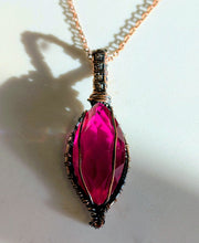 Load image into Gallery viewer, The Midnight Rose - Necklace