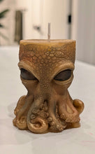 Load image into Gallery viewer, The Abyss Guardian - Octopus - Candle