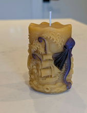 Load image into Gallery viewer, The Voyager’s Shadow - Octopus - Candle